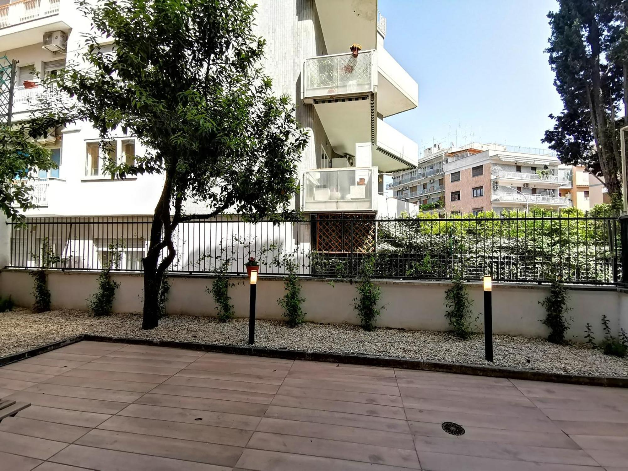 Cozy San Pietro Apartment Rome Bagian luar foto